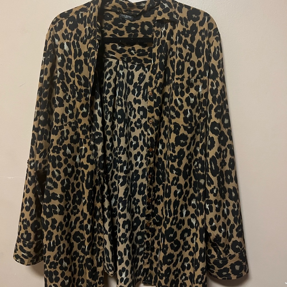 Talbots Petites Leopard Print Long Sleeve Button Down Shirt Womens